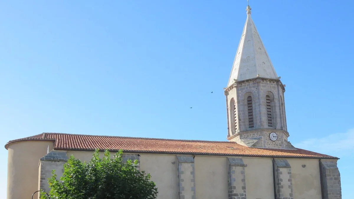 L'église Saint-Jacques vue de côté
