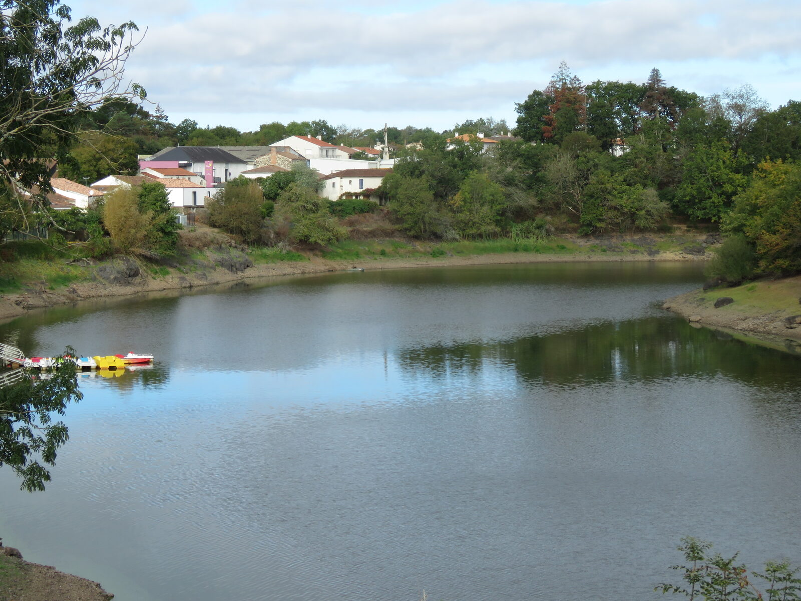 La base nautique du Graon et ses pédalos
