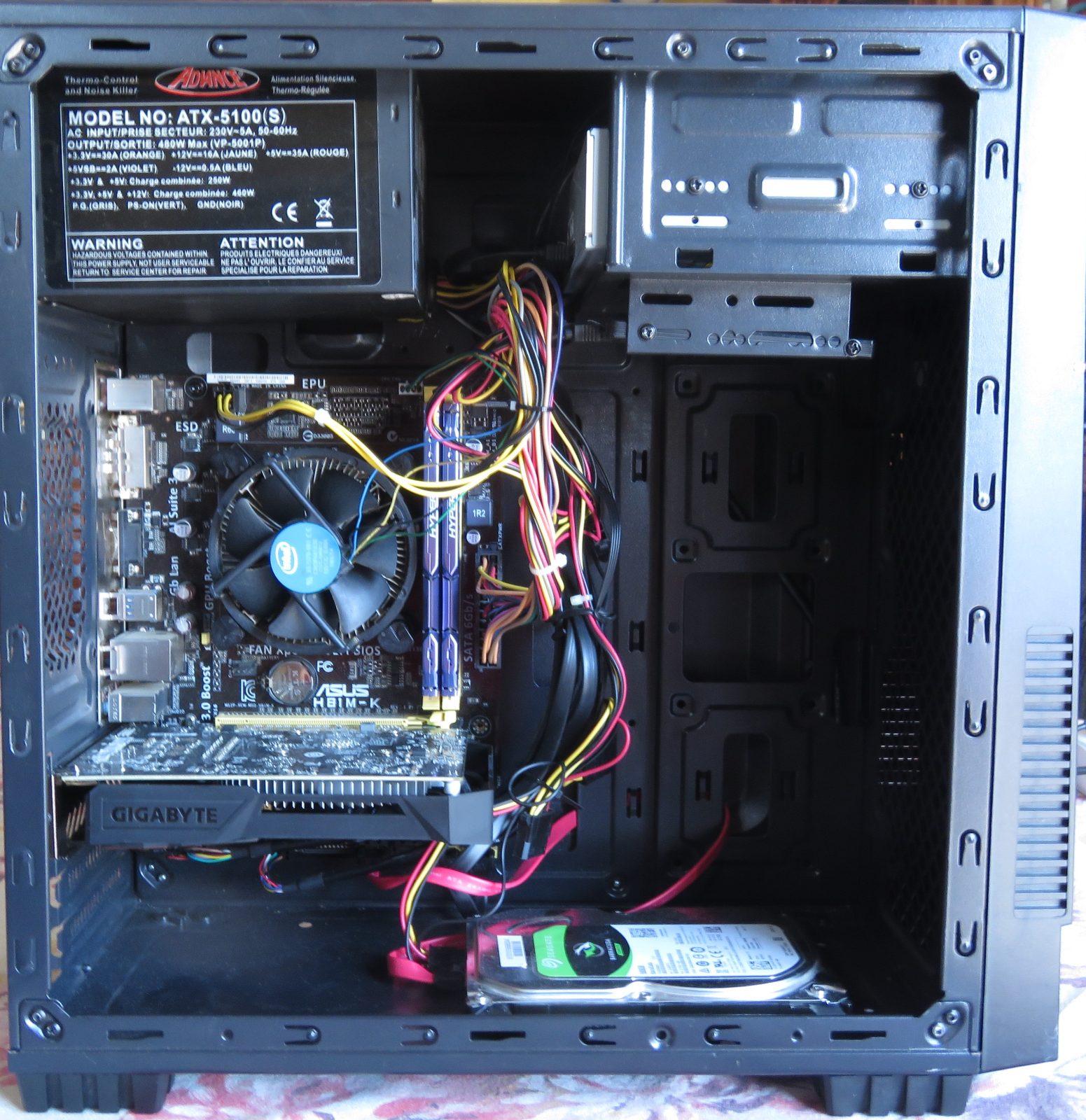 PC Gamer i7 4770k RX 560 OC 4 Go 16 Go DDR3 SSD 120 Go + HDD 500 Go + DVD Windows 11